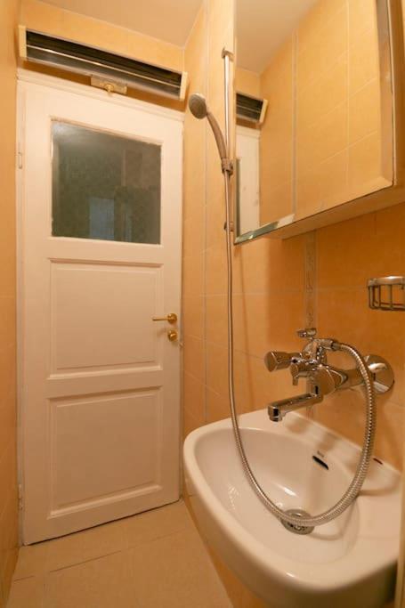 Loft Studio In The City Center Apartemen Sofia